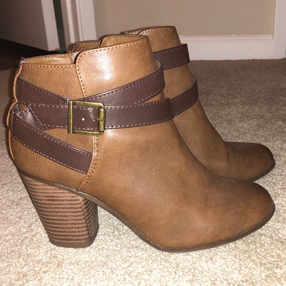 Material Girl Tan Booties Size 8 - Picture 2 of 6